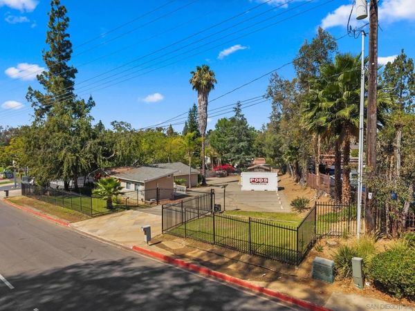 2005 S Escondido Blvd, Escondido, CA 92025