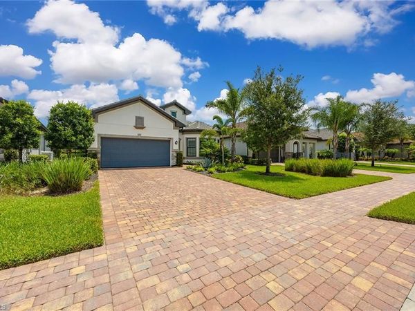 2738 Aviamar CIR , NAPLES, FL 34114