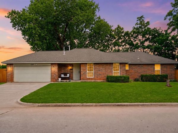720 NW 8th Street, Moore, OK 73160