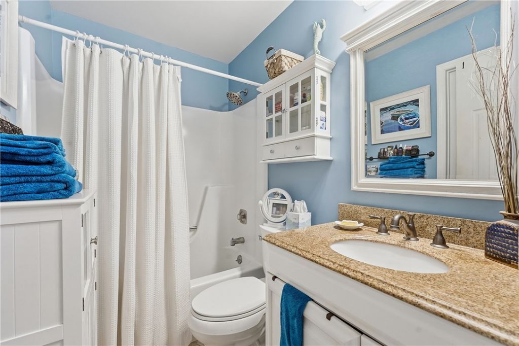 31 Pine Arbor Lane, Unit 204, Vero Beach, FL 32962 Photo