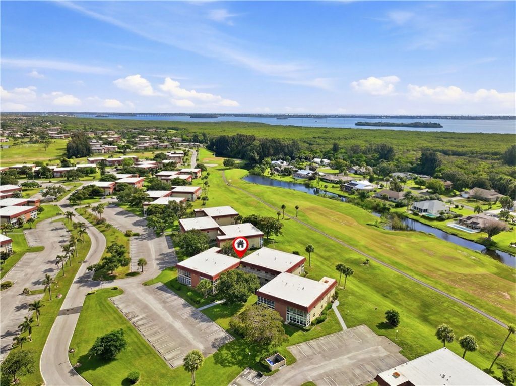 31 Pine Arbor Lane, Unit 204, Vero Beach, FL 32962 Photo
