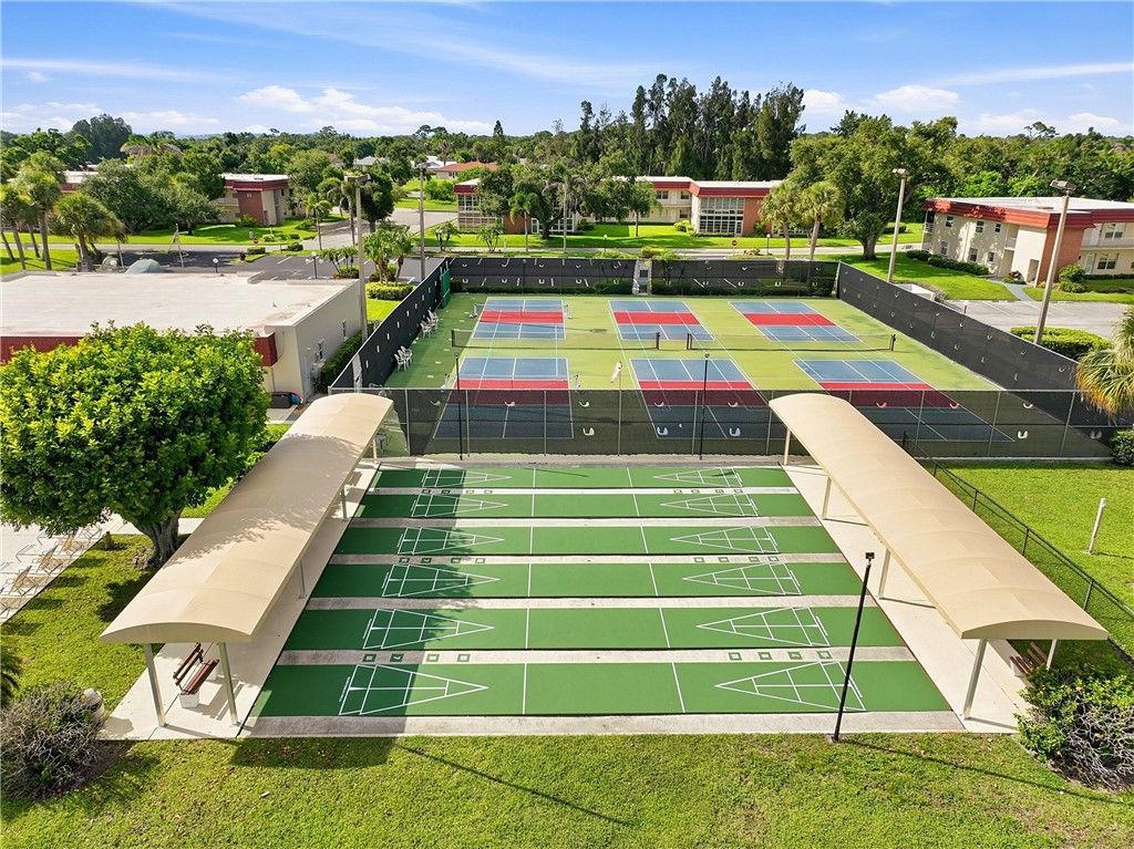 31 Pine Arbor Lane, Unit 204, Vero Beach, FL 32962 Photo