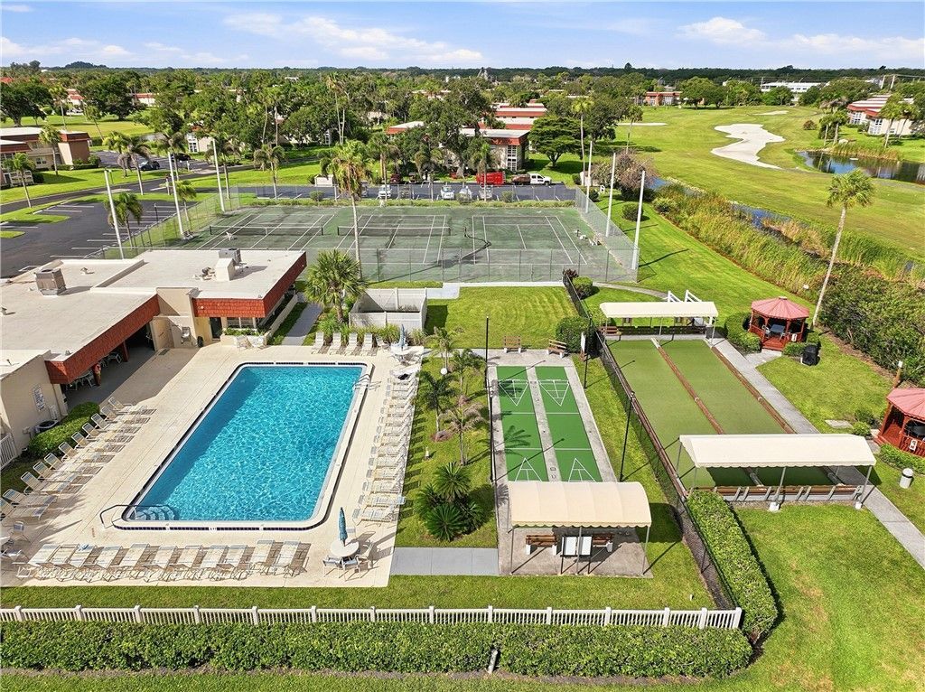 31 Pine Arbor Lane, Unit 204, Vero Beach, FL 32962 Photo