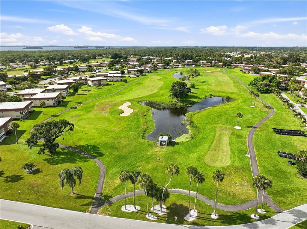 31 Pine Arbor Lane, Unit 204, Vero Beach, FL 32962 Photo