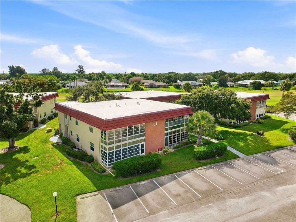 31 Pine Arbor Lane, Unit 204, Vero Beach, FL 32962 Photo