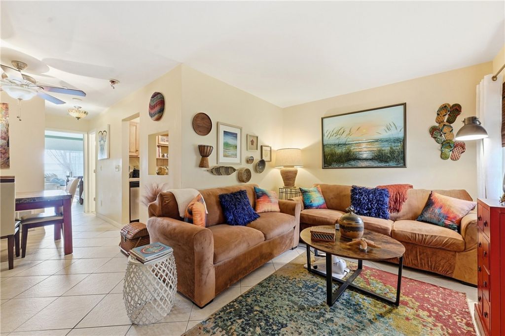 31 Pine Arbor Lane, Unit 204, Vero Beach, FL 32962 Photo
