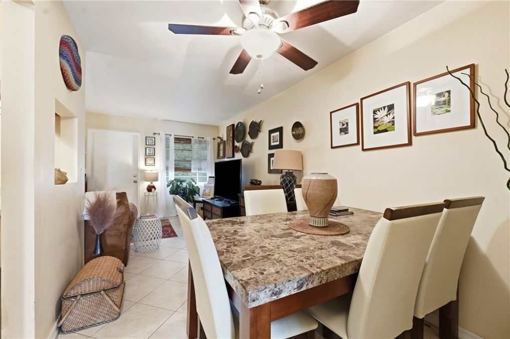31 Pine Arbor Lane, Unit 204, Vero Beach, FL 32962 Photo