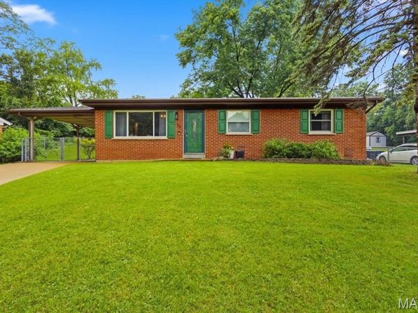 36 Reinke Road, Ellisville, MO 63021