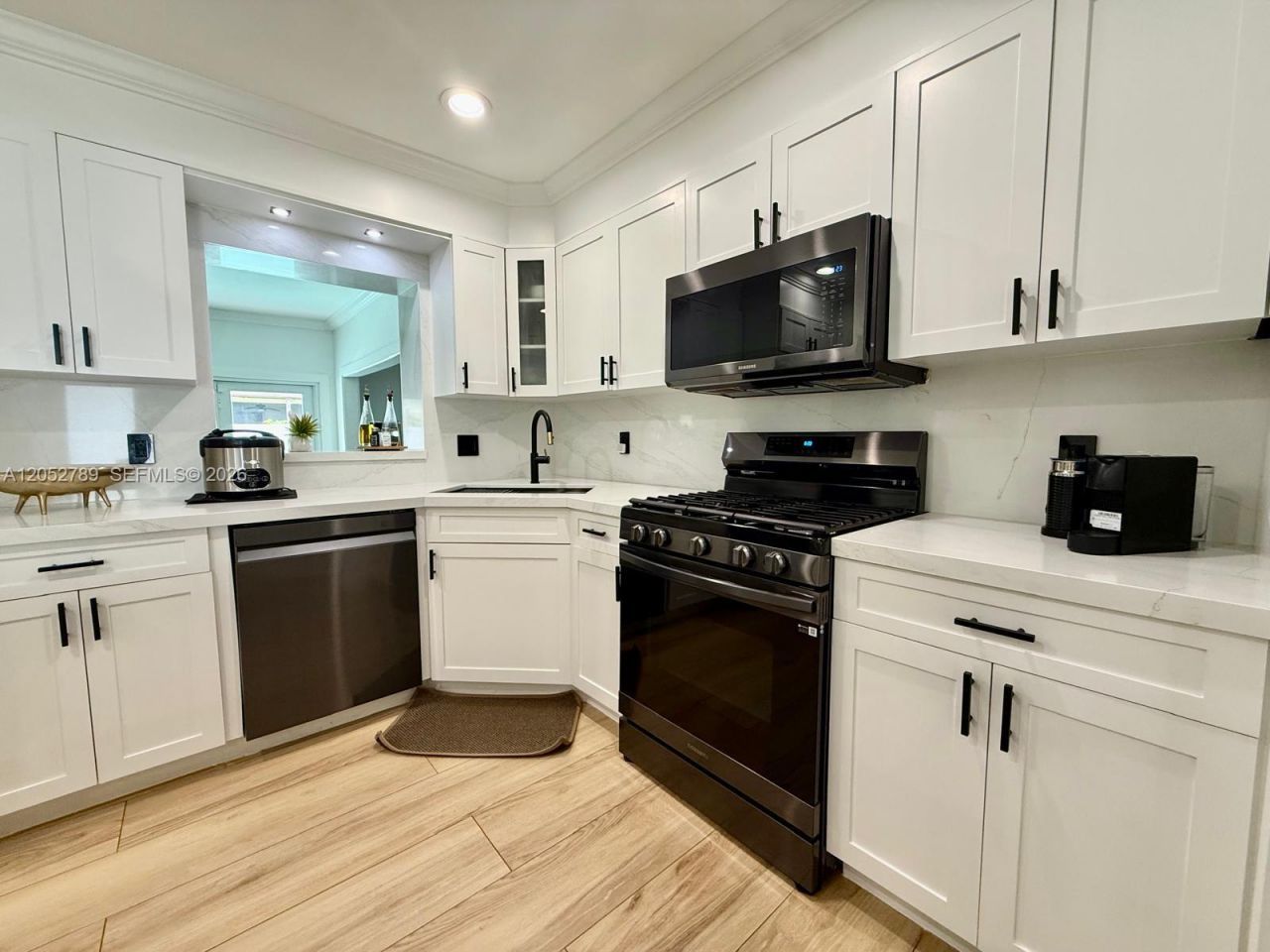 7131 SW 6th St, Pembroke Pines, FL 33023 Photo