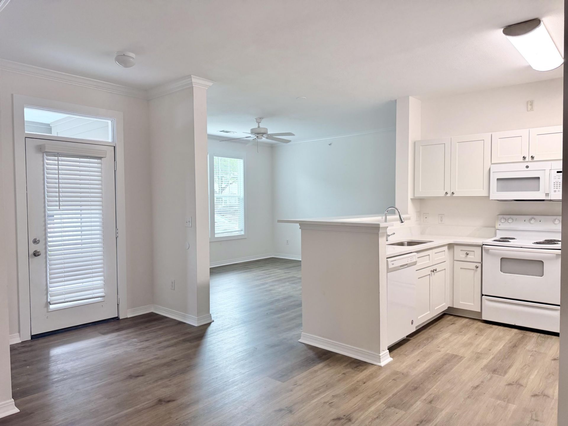 130 River Landing Drive Photo 7
