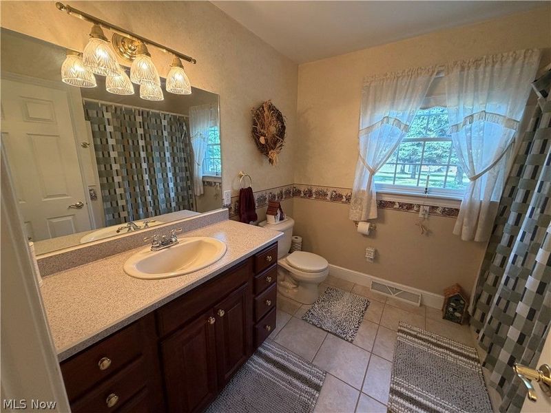 16592 Davis Drive, East Liverpool, OH 43920 Photo 25