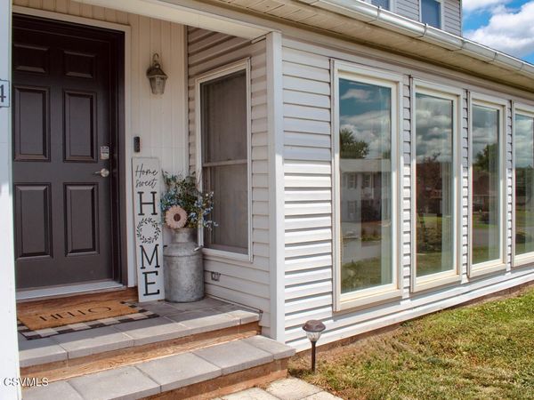 4 LOST CREEK Drive, Selinsgrove, PA 17870