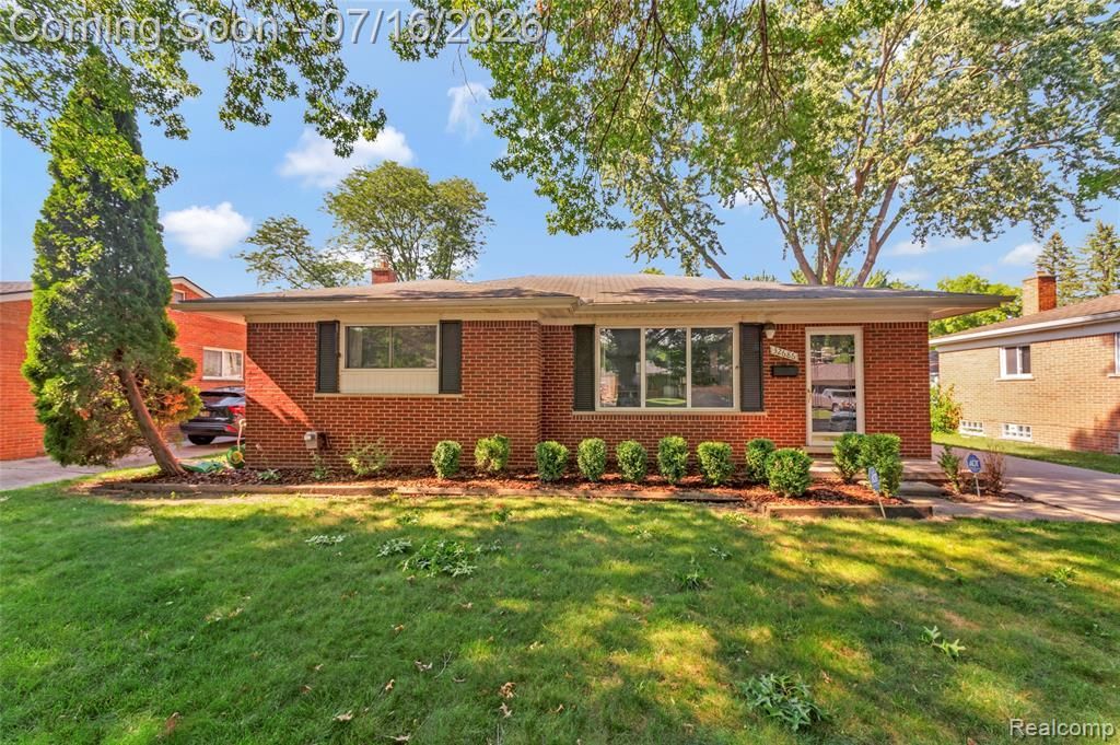 32686 Oakley Street, Livonia, MI 48154 Main Photo