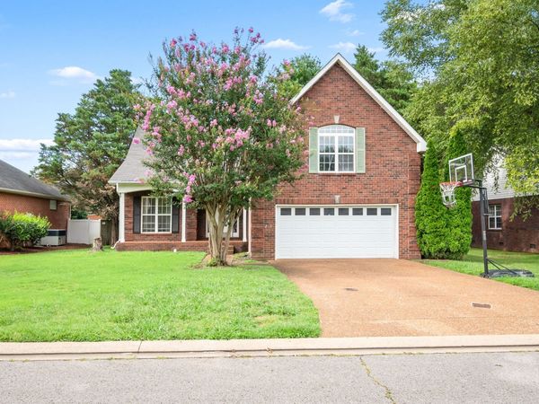 215 Black Bear Trl, Murfreesboro, TN 37127