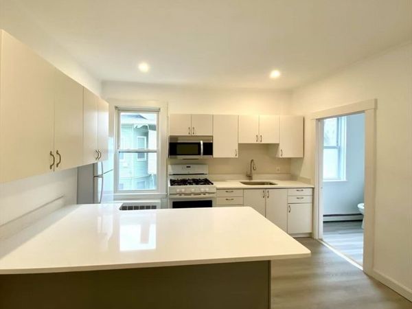 20 Howard St, Unit 2, Waltham, MA 02451