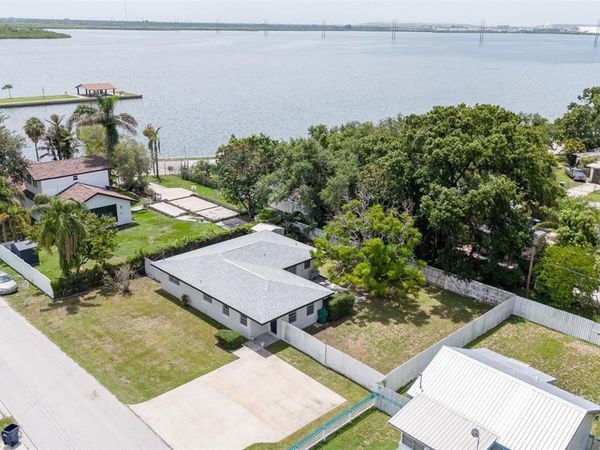 2421 LINSEY STREET , TAMPA, FL 33605