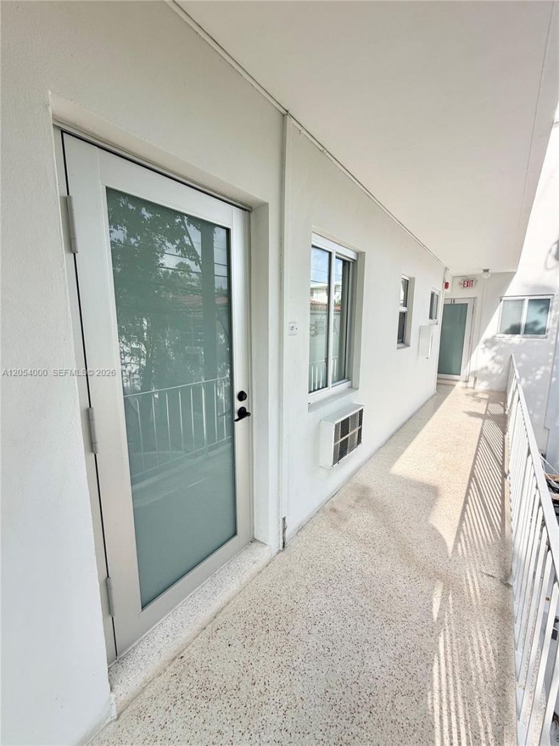 641 Espanola Way , Unit 17, Miami Beach, FL 33139 Photo