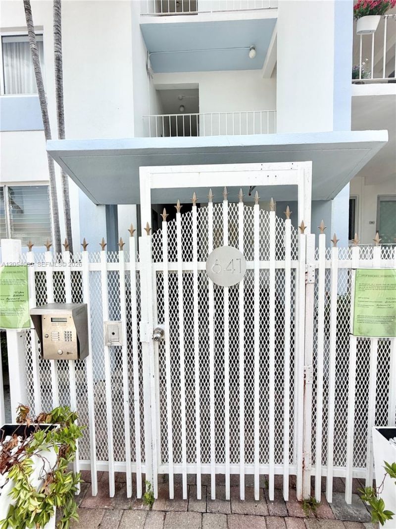 641 Espanola Way , Unit 17, Miami Beach, FL 33139 Photo