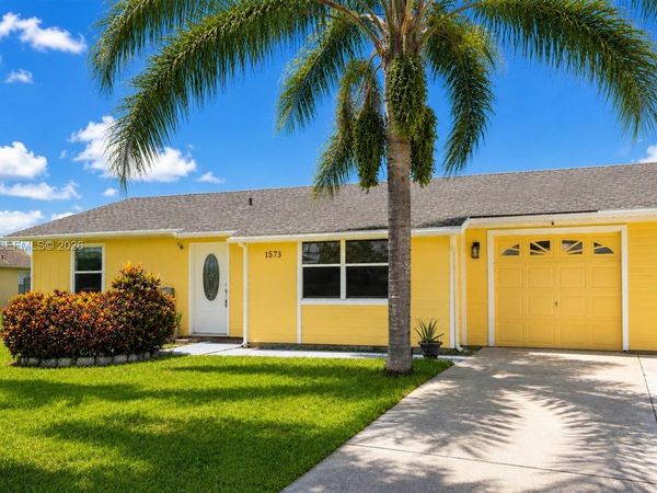 1573 SW Lexington Dr., Port St. Lucie, FL 34953