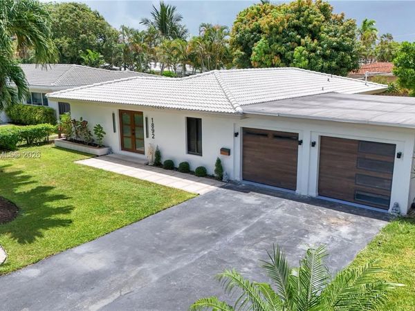 1892 NE 33rd St , Oakland Park, FL 33306