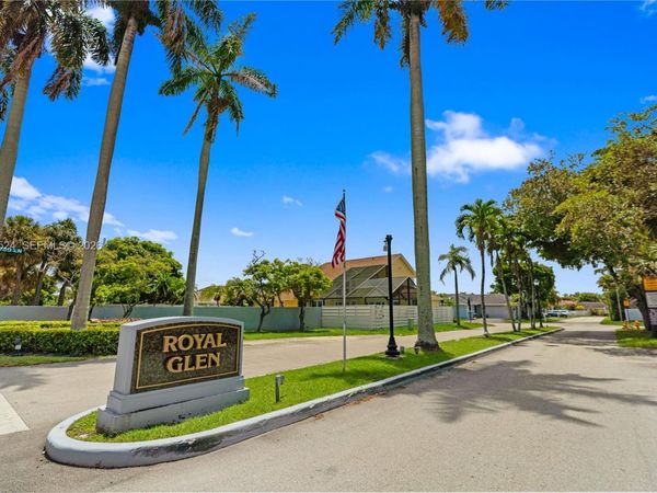 10344 SW 141st Ct , Miami, FL 33186