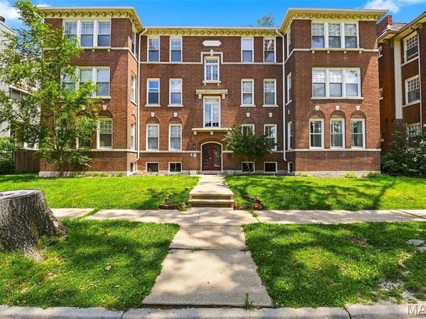 5885 Nina Place, Unit 2E, St Louis, MO 63112