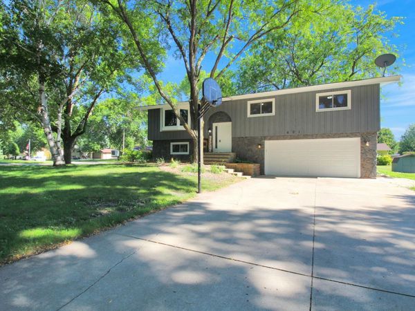 601 25th Avenue SW, Willmar, MN 56201
