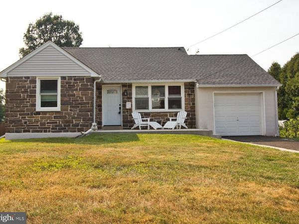 215 LANCASTER AVENUE , HATBORO, PA 19040