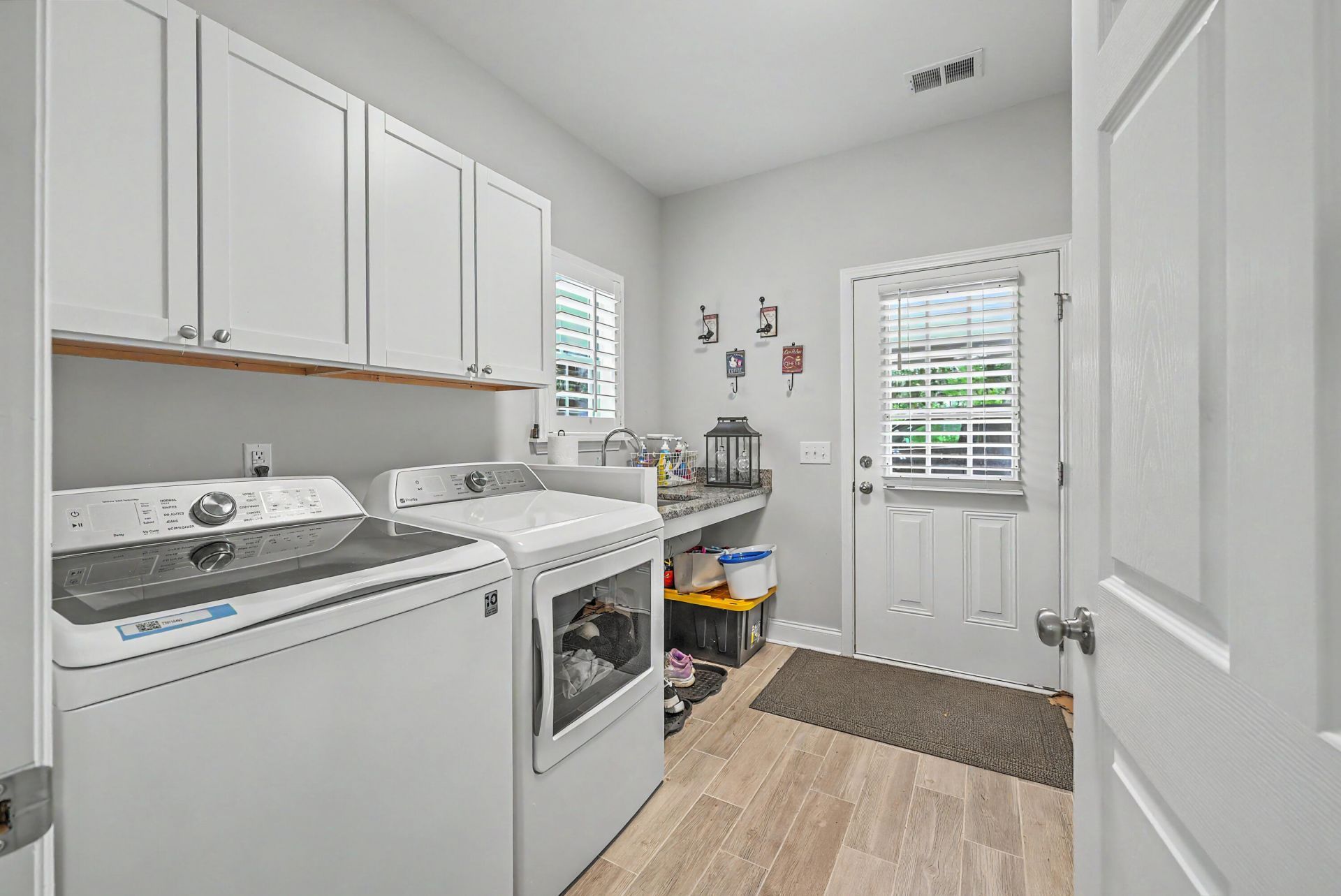 1331 Dennis Boulevard Photo 24