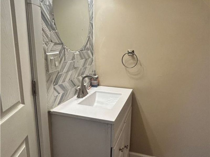 723 E 165th Street, Cleveland, OH 44110 Photo 6