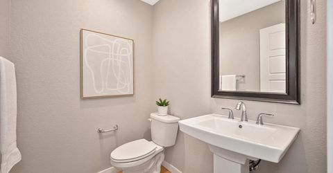 3593 Forney Way, Sacramento, CA 95816 Photo