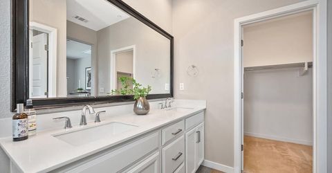 3593 Forney Way, Sacramento, CA 95816 Photo