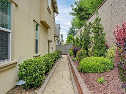 3593 Forney Way, Sacramento, CA 95816 Photo