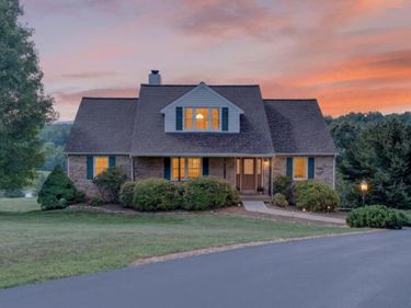 121 Pleasant View Drive, Goode, VA 24556