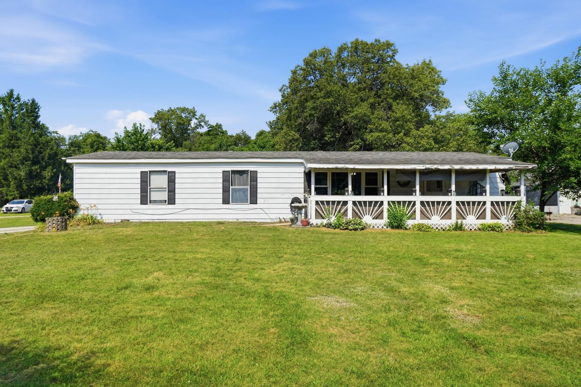 9390 N 1000 W, Demotte, IN 46310 Main Photo