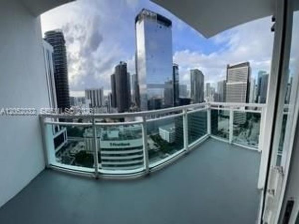 951 Brickell Ave , Unit 2803, Miami, FL 33131