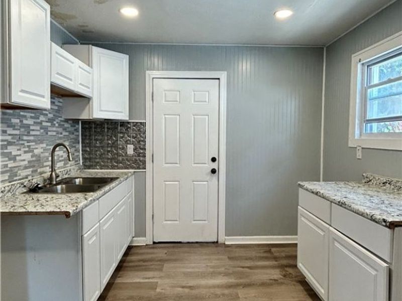 797 Alhambra Road, Cleveland, OH 44110 Photo 4