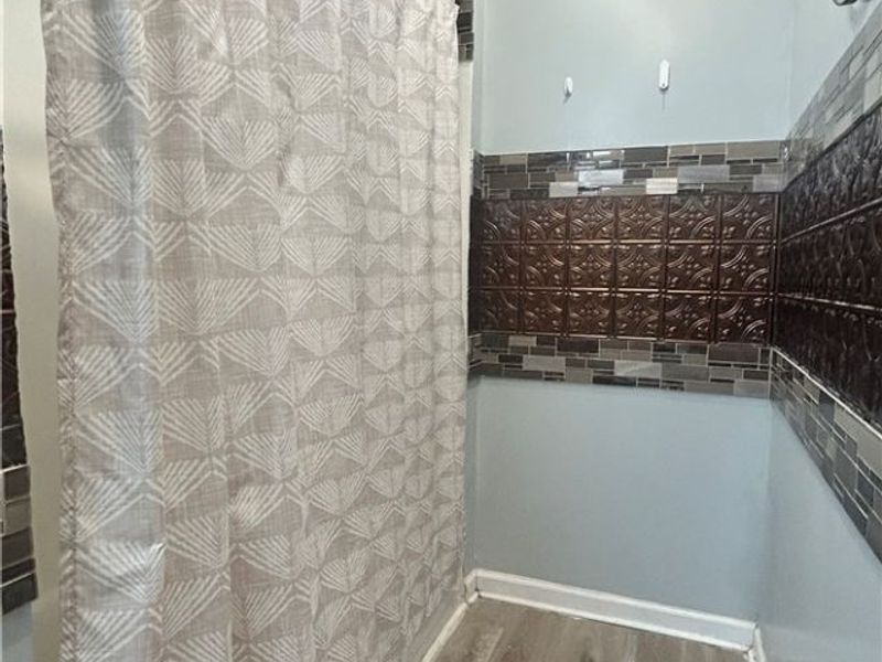 797 Alhambra Road, Cleveland, OH 44110 Photo 5