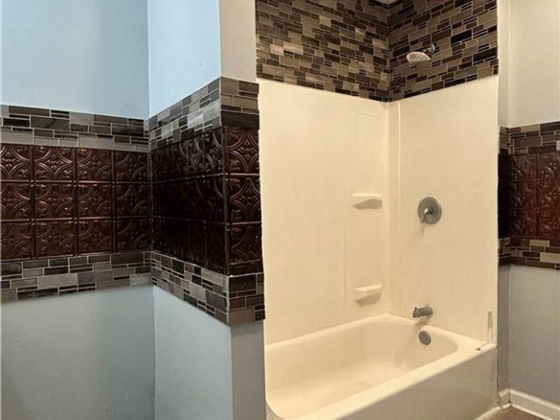 797 Alhambra Road, Cleveland, OH 44110 Photo 5