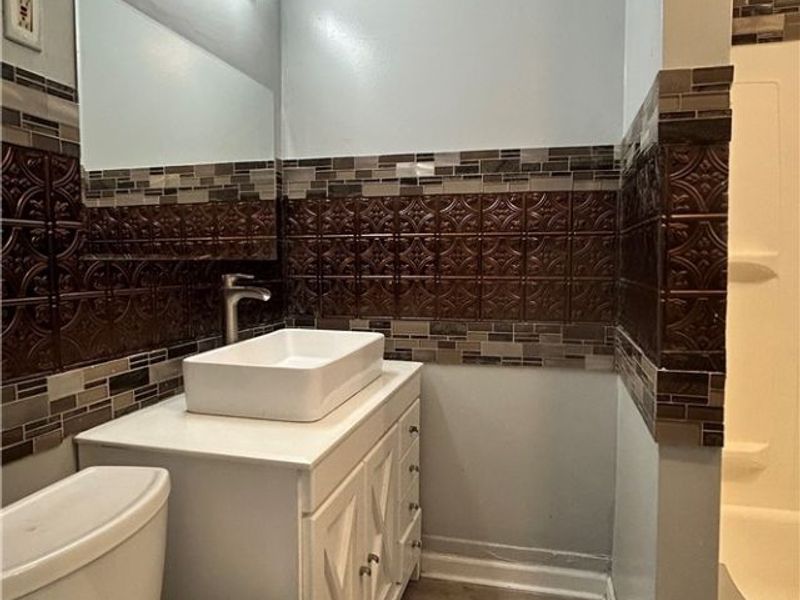 797 Alhambra Road, Cleveland, OH 44110 Photo 6