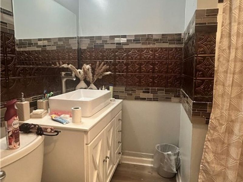 797 Alhambra Road, Cleveland, OH 44110 Photo 7