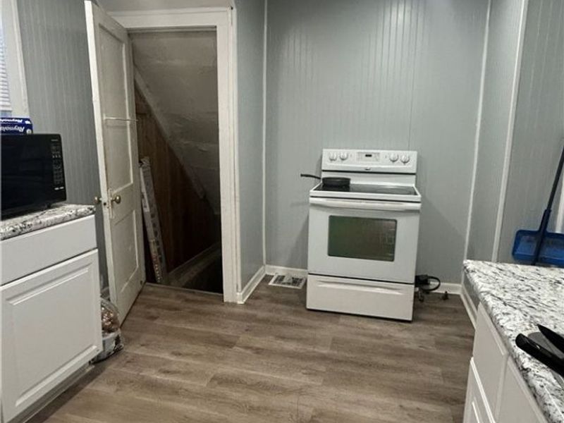 797 Alhambra Road, Cleveland, OH 44110 Photo 8