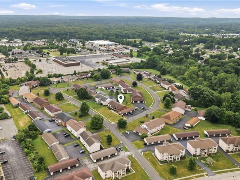 817 Pearson Circle, Unit 2, Boardman, OH 44512 Photo 11