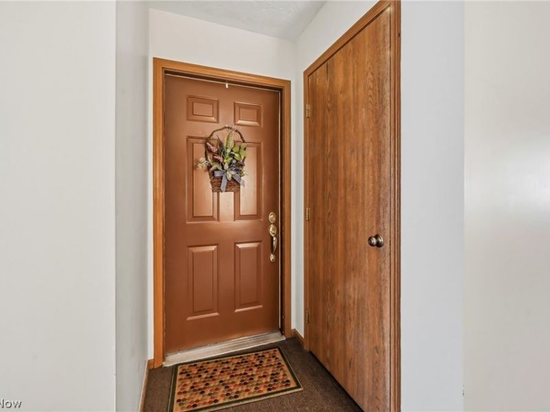 817 Pearson Circle, Unit 2, Boardman, OH 44512 Photo 12