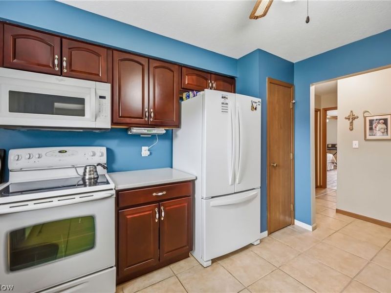 817 Pearson Circle, Unit 2, Boardman, OH 44512 Photo 21