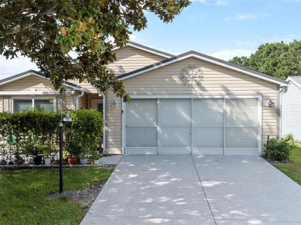521 SAN PEDRO DRIVE , LADY LAKE, FL 32159