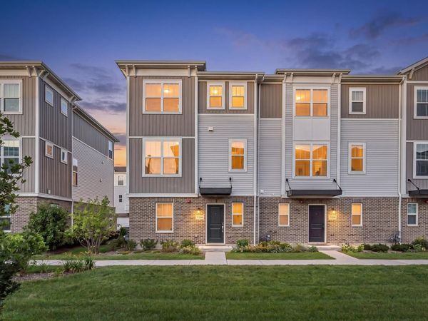 1546 Slade Way , Des Plaines, IL 60018