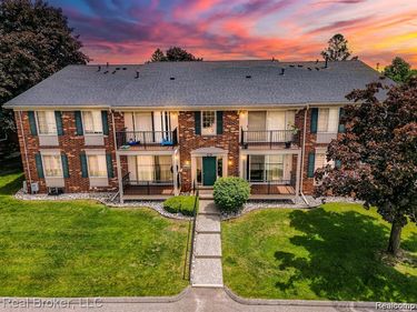 34763 Maple Lane Drive, Sterling Heights, MI 48312