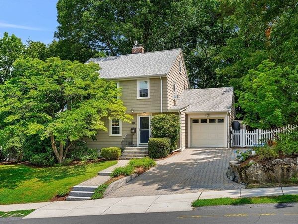 4 Daniels St, Lexington, MA 02421