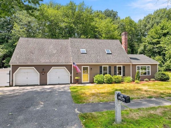25 Mockingbird Ln, Maynard, MA 01754